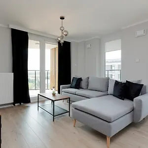 https://nowa-grochowska-apartments-by-renters-warsaw.warsawhotelspoland.com
